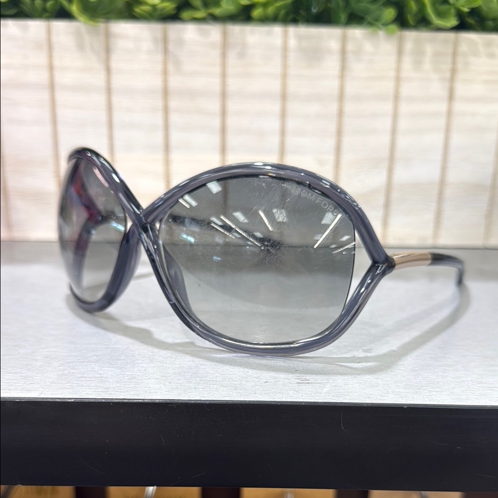 Tom ford Stylish Gray Sunglasses